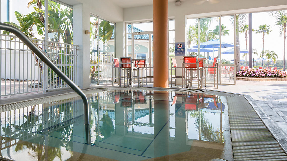 Oasis Lakes At The Fountains indoor pool