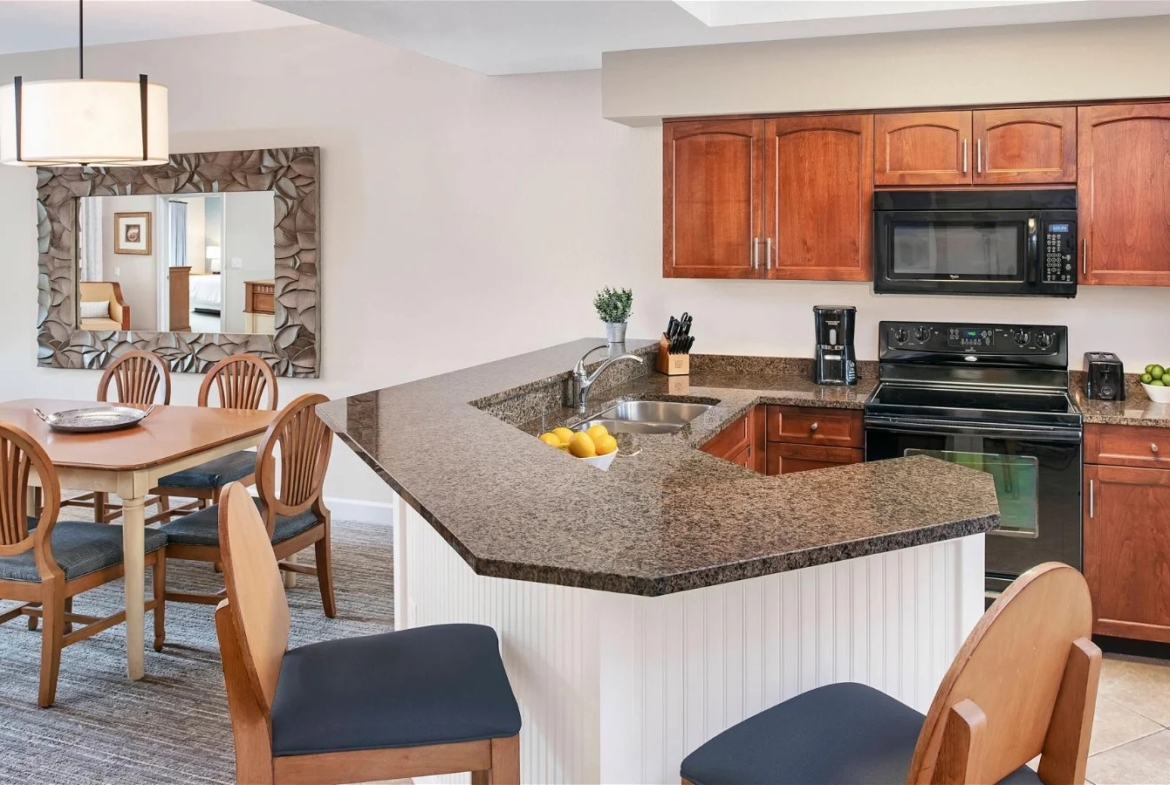 sheraton broadway resort kitchen and dining area