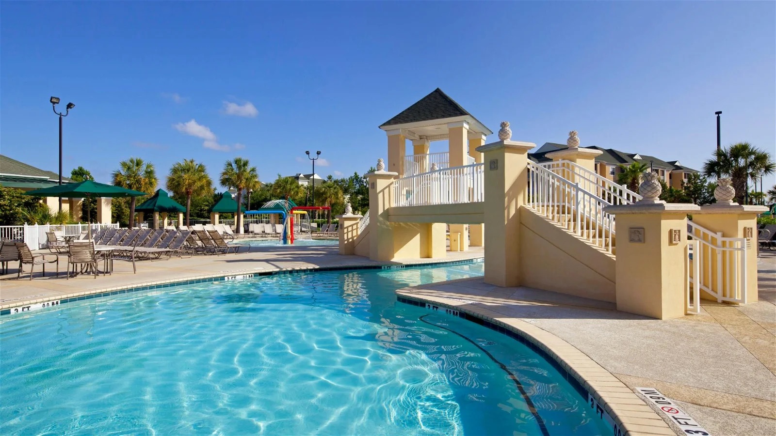 pool and lazy river