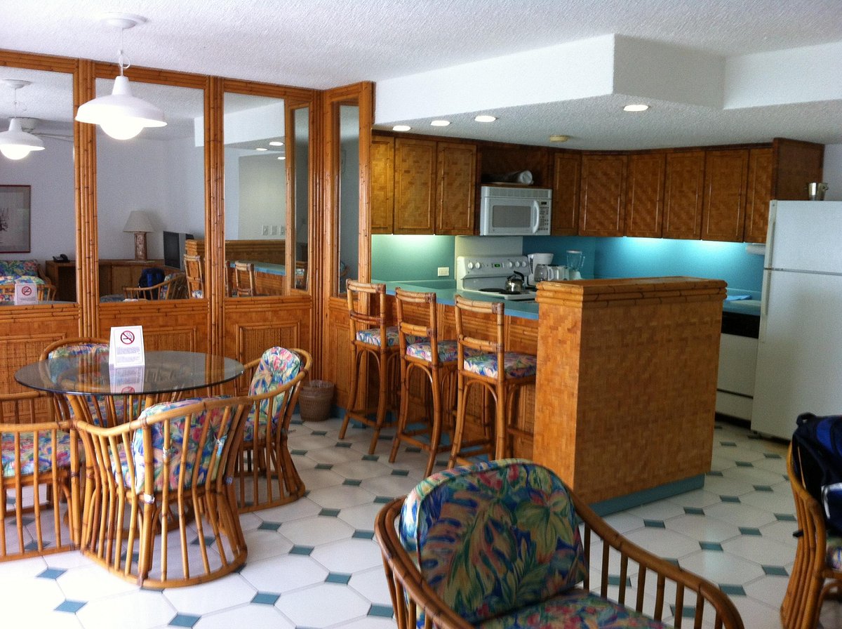 Simpson Bay Resort, Marina & Spa Kitchen and Dining Area