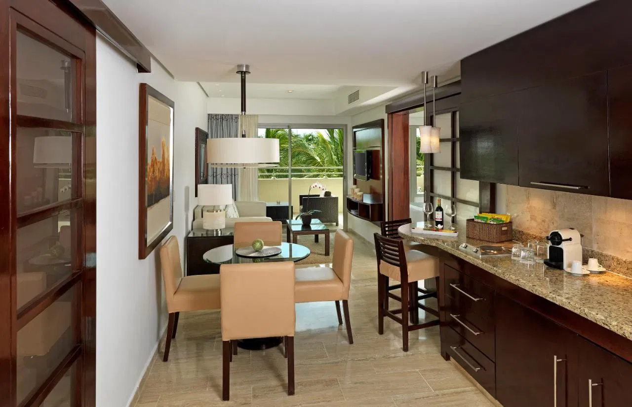 Playas de Bavaro, Higuey living and dining room