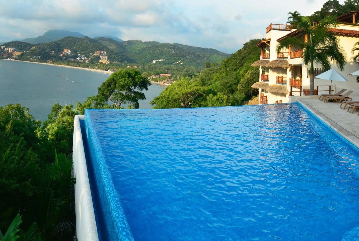 Pacifica Grand Resort & Spa Zihuatanejo Pool