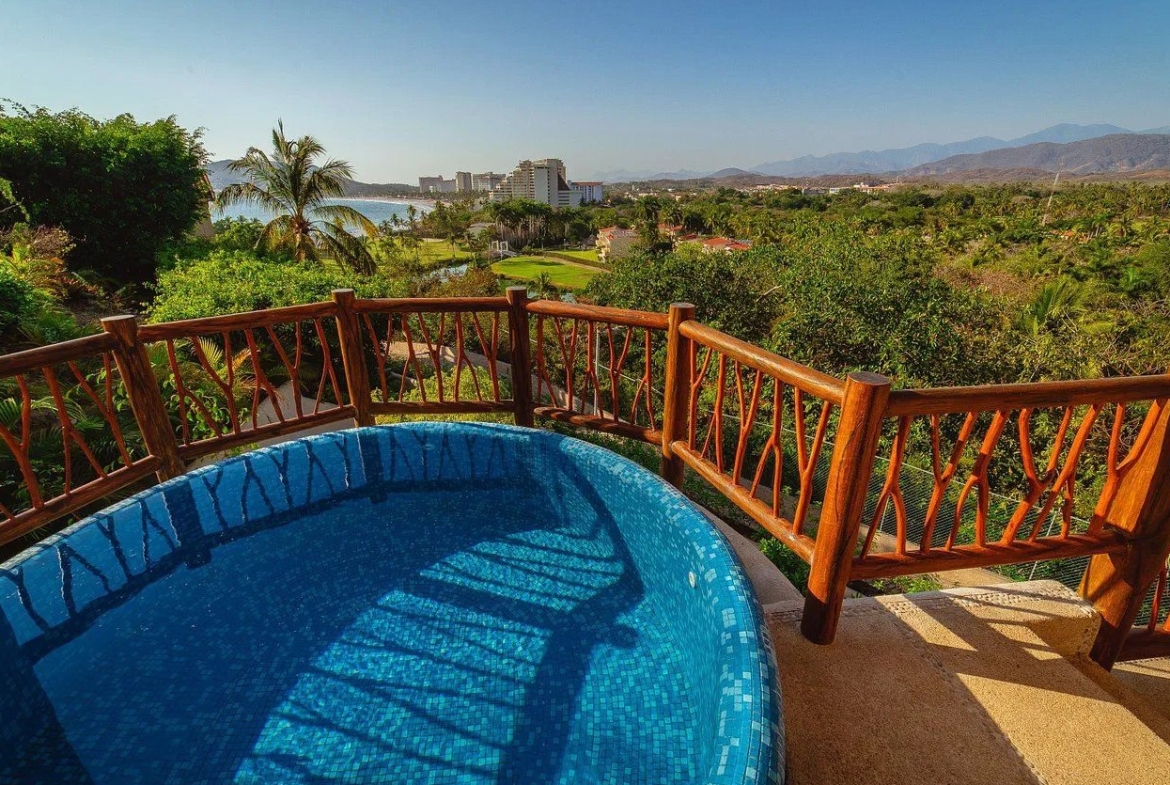 Pacifica Grand Resort & Spa Zihuatanejo Plunge Pool