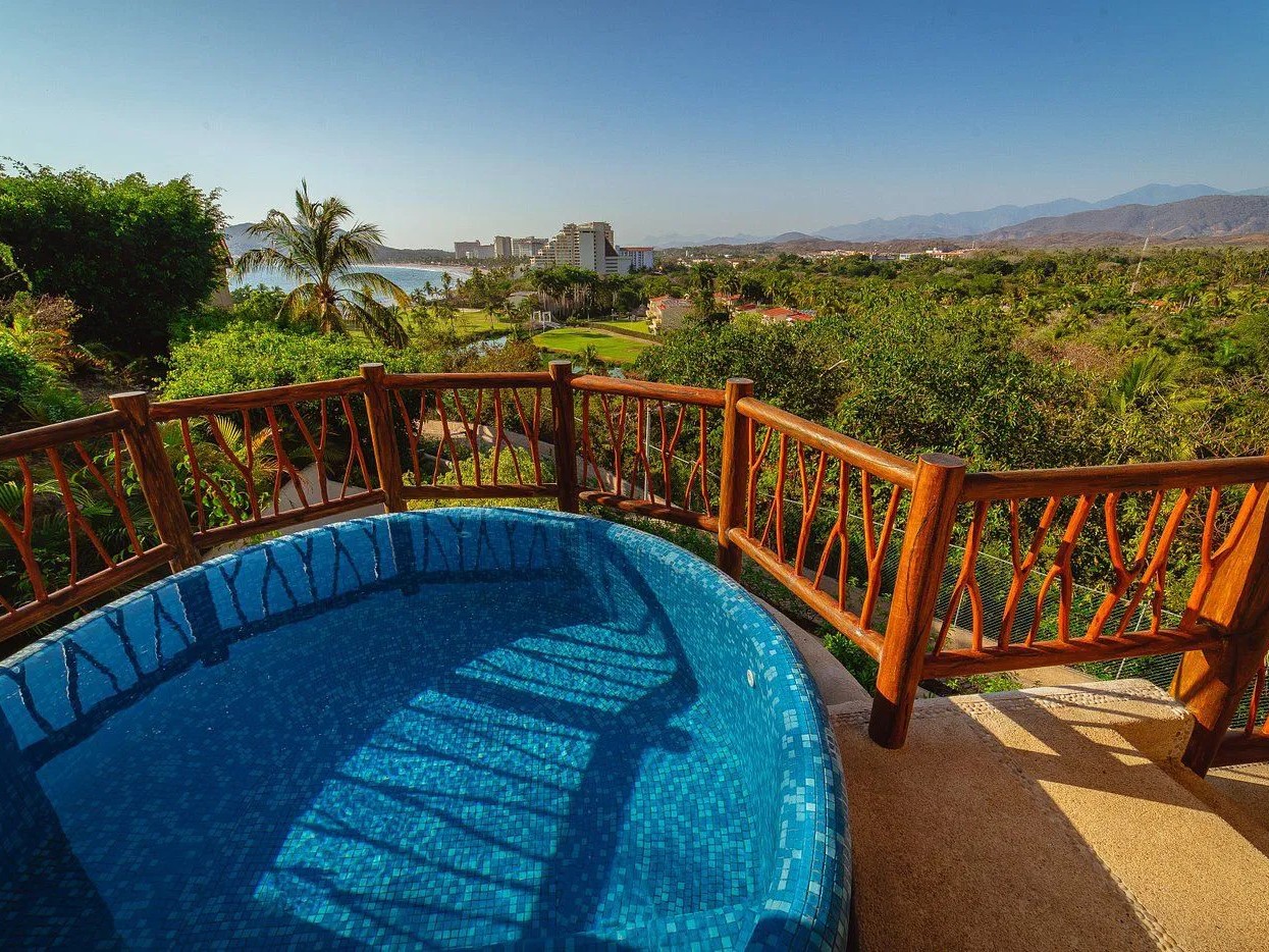 Pacifica Grand Resort & Spa Zihuatanejo Plunge Pool